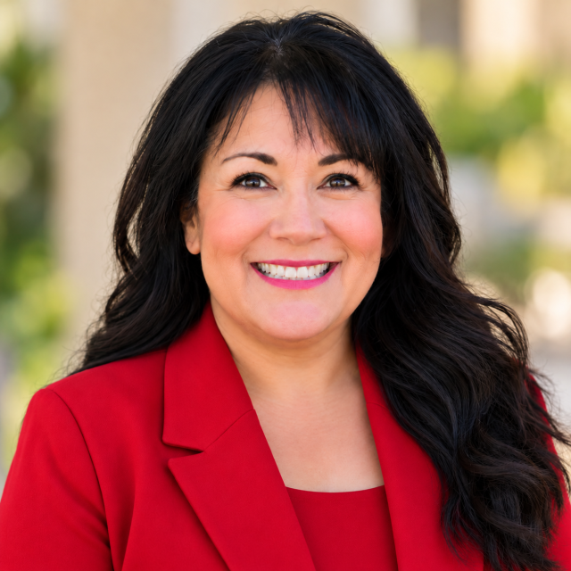 jennifer davis headshot