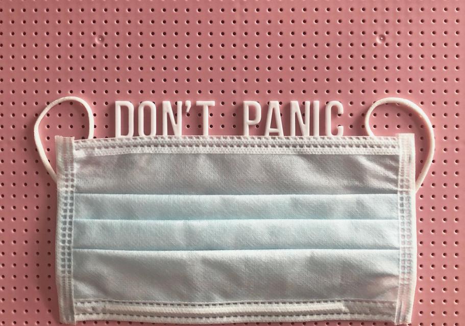 Don't panic words above a face mask